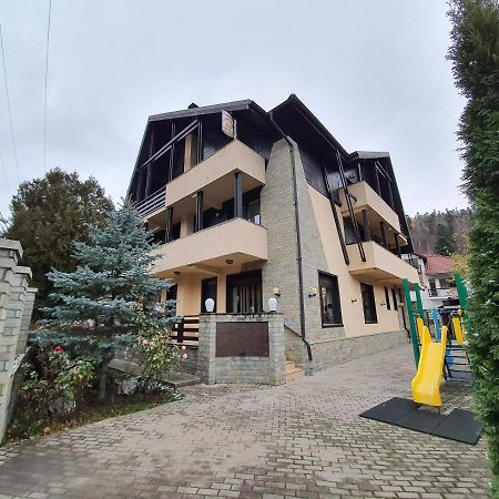 Pensiunea Public House Buşteni Exterior foto