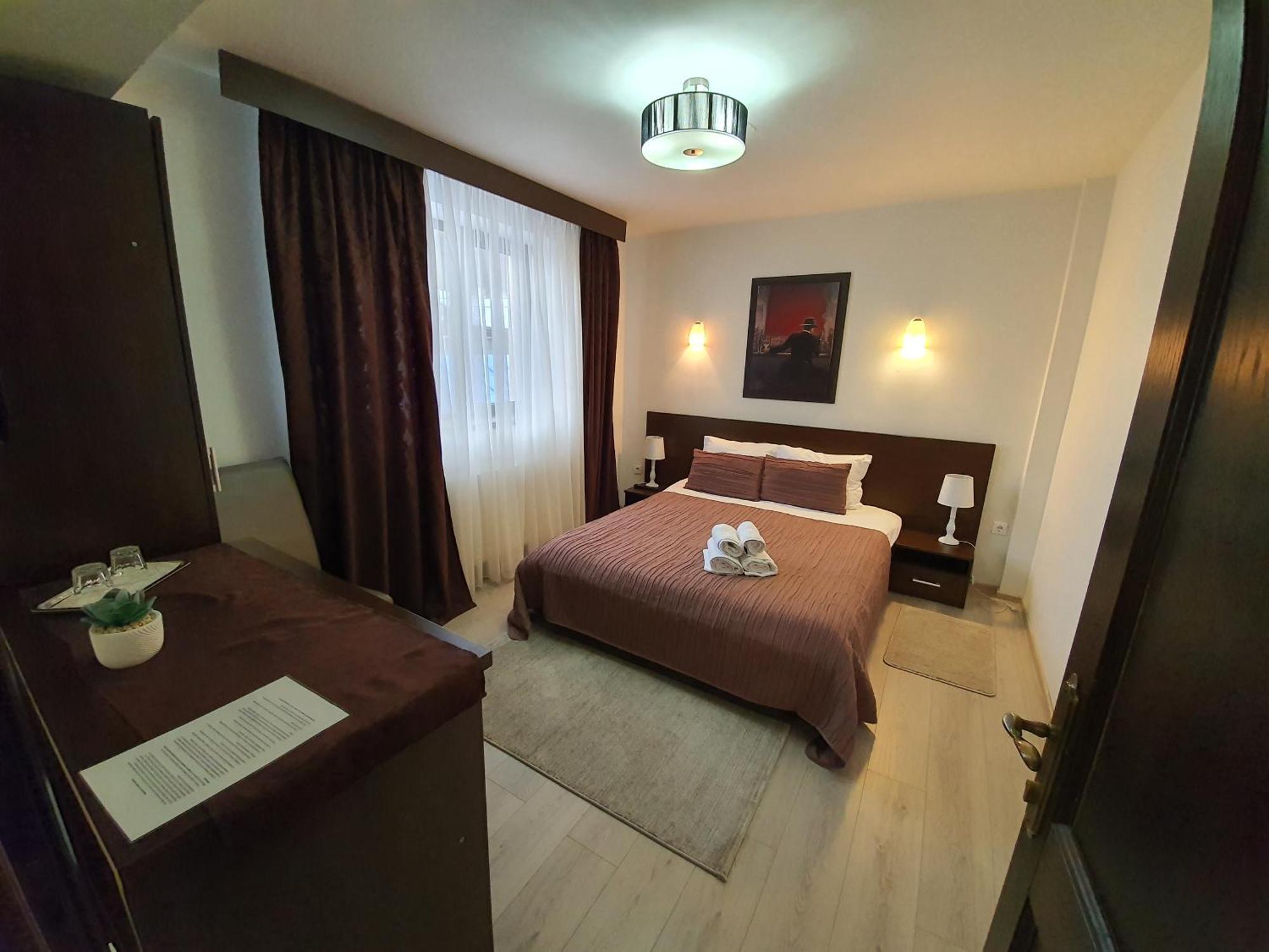 Pensiunea Public House Buşteni Zimmer foto