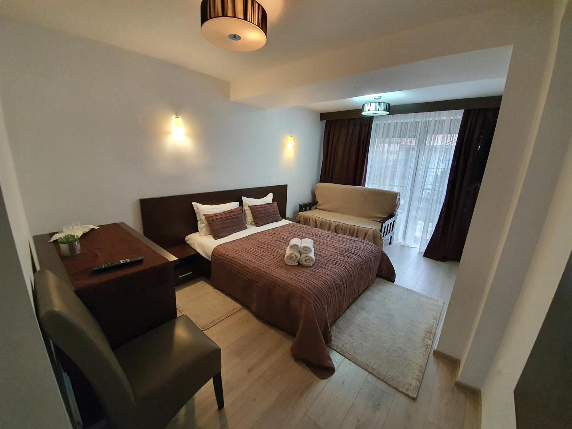 Pensiunea Public House Buşteni Zimmer foto